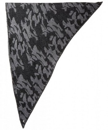 Steve Madden Womens Triangle Blanket